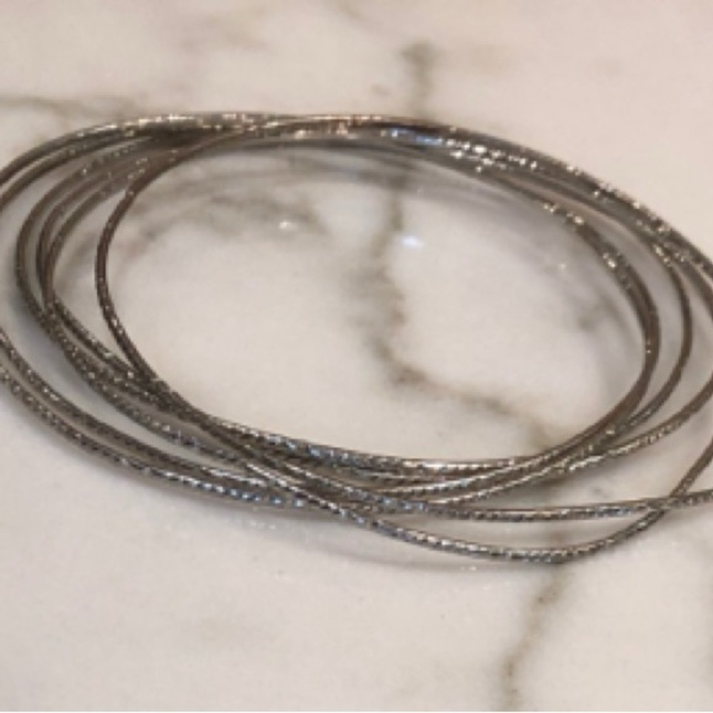 ⛱️🔥Silver Diamond-Cut Thin Stackable Bangle Bracelet Set of 5 - OS